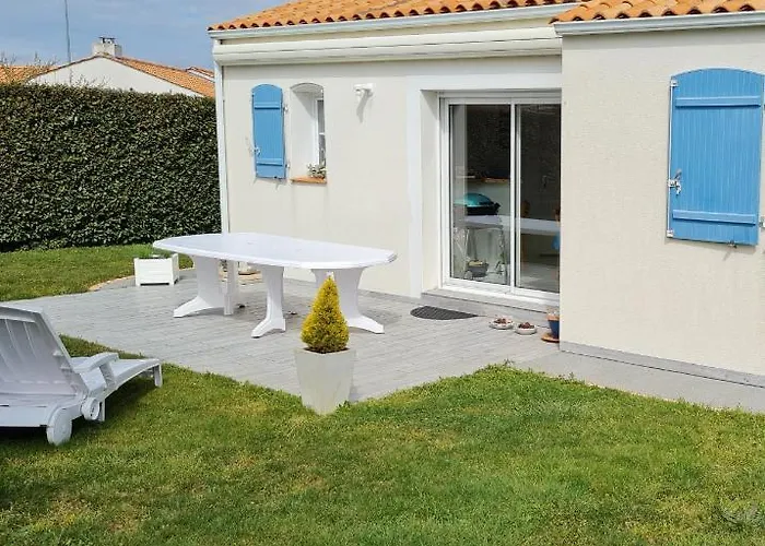 Maison Des Tremieres بيت للعطل