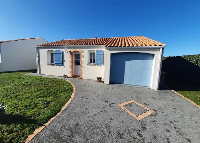 Maison Des Tremieres بيت للعطل *