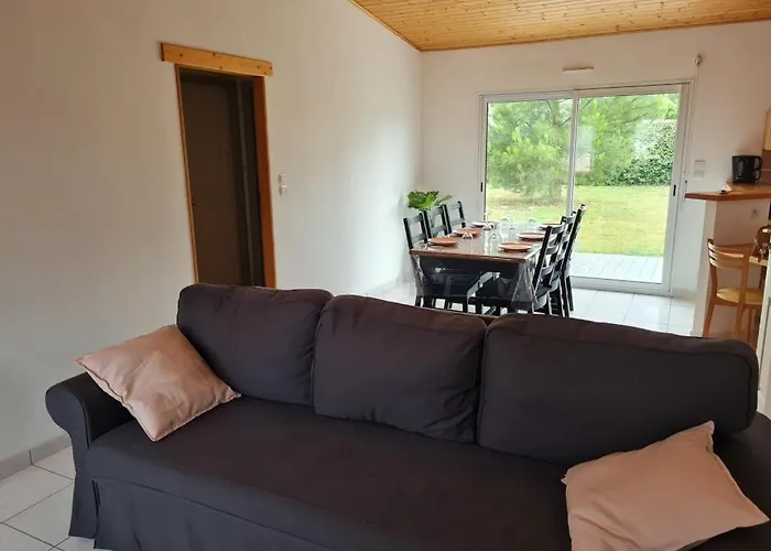 Maison Des Tremieres بيت للعطل بري سور مير