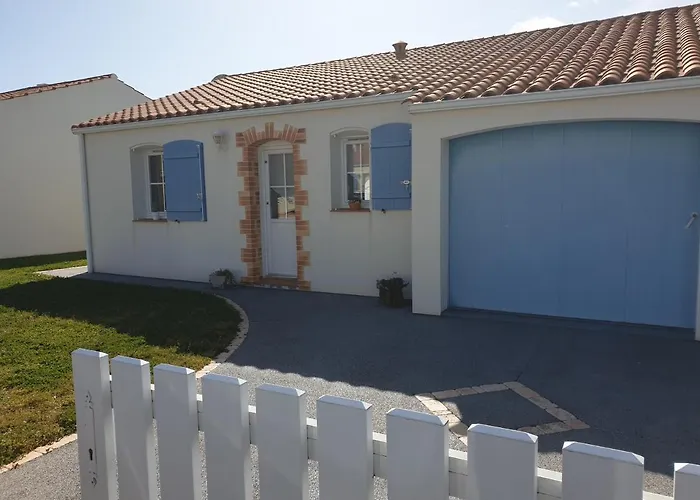 Maison Des Tremieres بيت للعطل